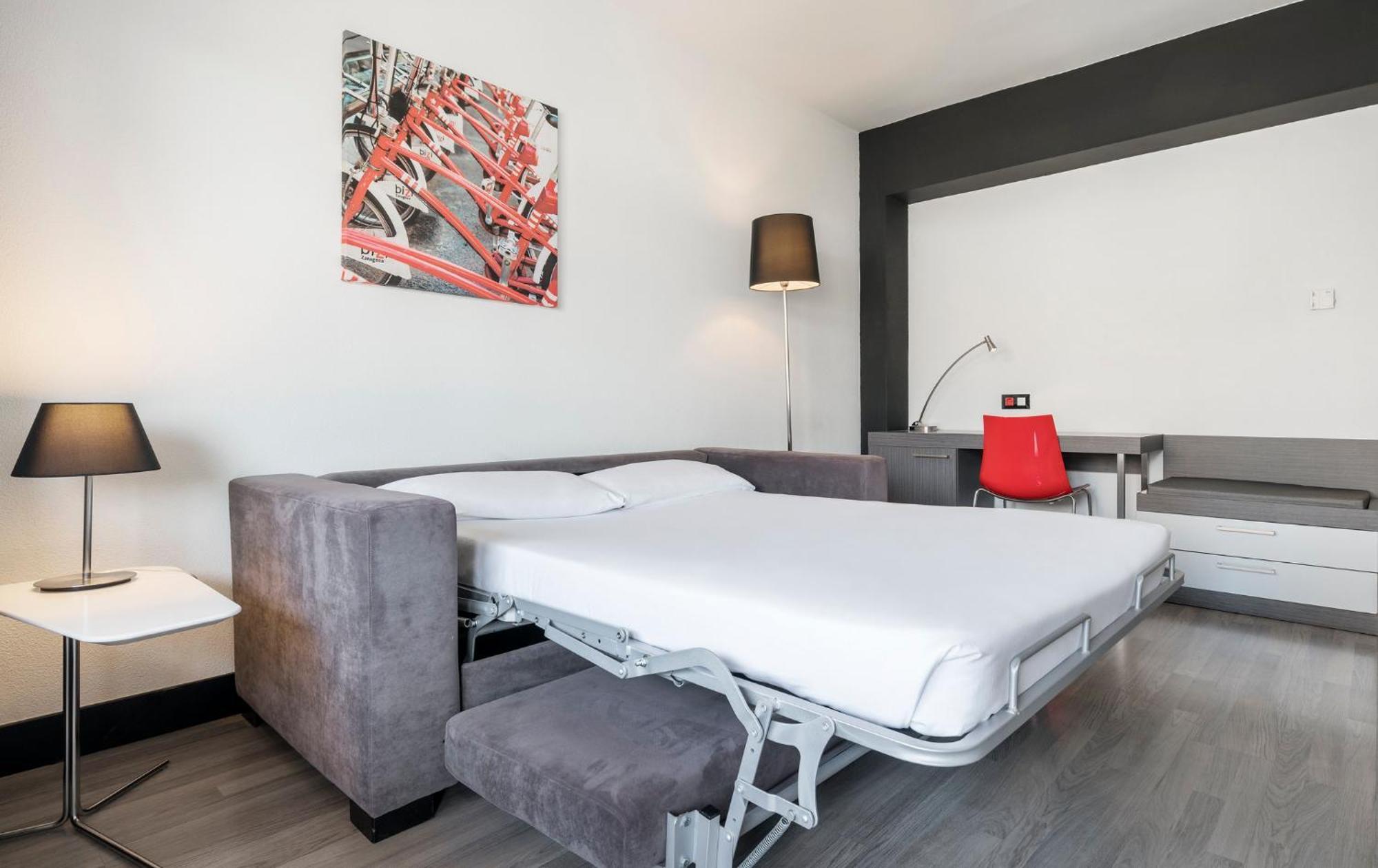 Ilunion Romareda Hotel Zaragoza Værelse billede