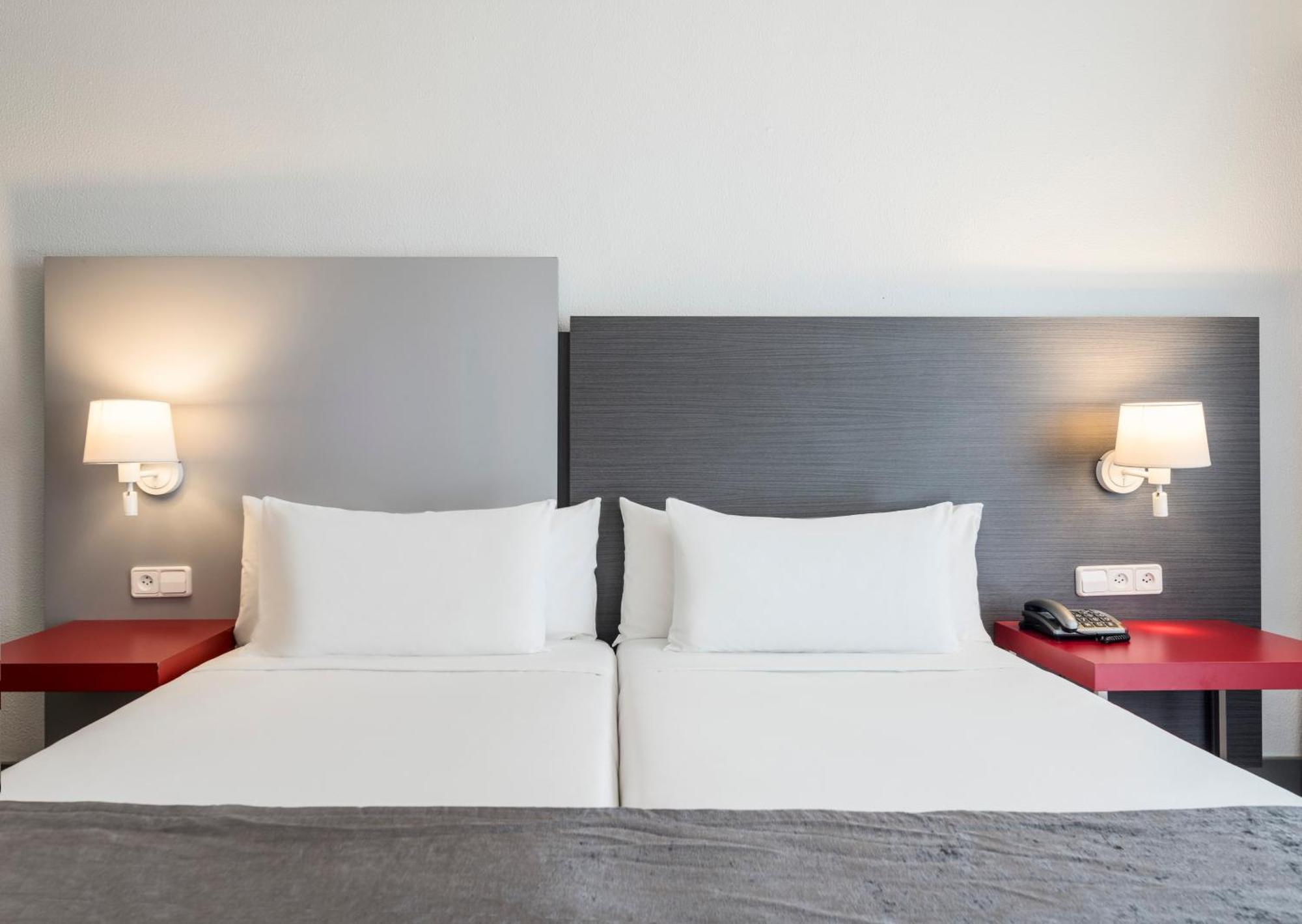 Ilunion Romareda Hotel Zaragoza Værelse billede